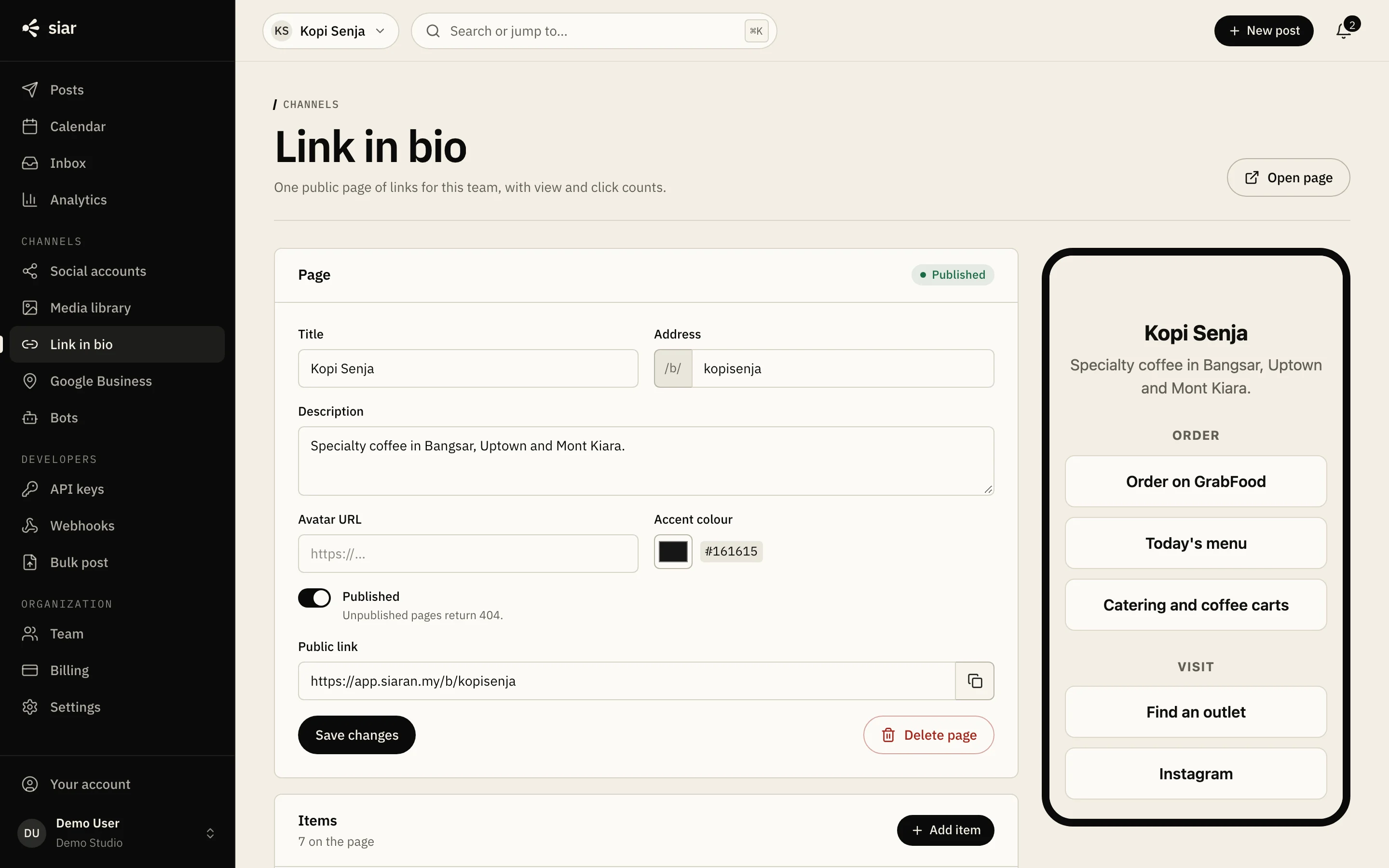 Editing a link-in-bio page with a live preview